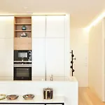 Trendy Chic - Checkinhome Апартаменты